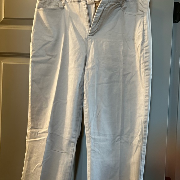 CAPRIS Jones, New York new with tags white stretch - Picture 13 of 13